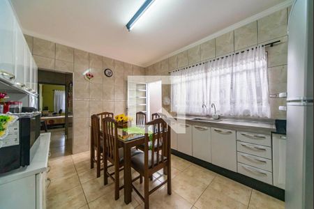 Casa à venda com 200m², 2 quartos e 2 vagas Casa à venda com 200m², 2 quartos e 2 vagasCozinha