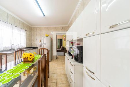 Casa à venda com 200m², 2 quartos e 2 vagas Casa à venda com 200m², 2 quartos e 2 vagasCozinha