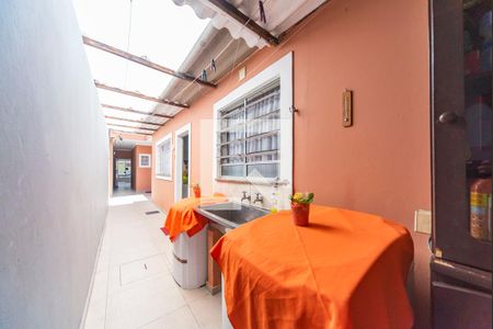 Casa à venda com 200m², 2 quartos e 2 vagas Casa à venda com 200m², 2 quartos e 2 vagasÁrea de Serviço