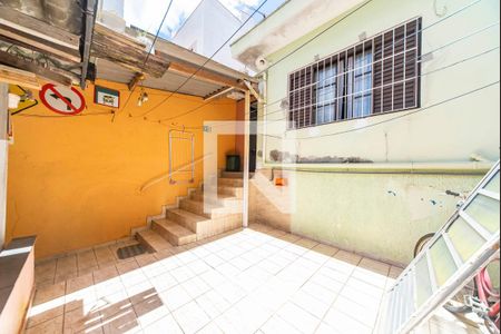 Casa à venda com 200m², 2 quartos e 2 vagas Casa à venda com 200m², 2 quartos e 2 vagasQuintal