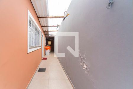 Casa à venda com 200m², 2 quartos e 2 vagas Casa à venda com 200m², 2 quartos e 2 vagasCorredor