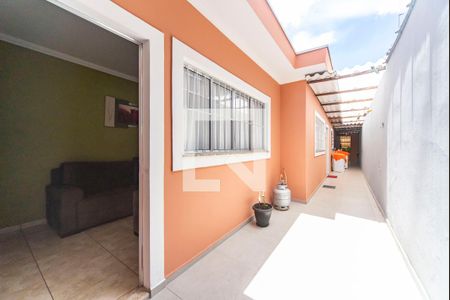 Casa à venda com 200m², 2 quartos e 2 vagas Casa à venda com 200m², 2 quartos e 2 vagasCorredor