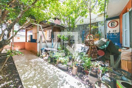 Casa à venda com 200m², 2 quartos e 2 vagas Casa à venda com 200m², 2 quartos e 2 vagasJardim