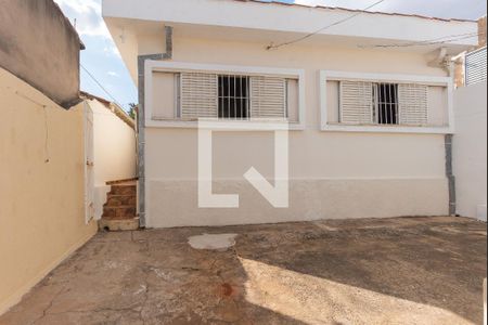 Casa à venda com 132m², 2 quartos e 3 vagas Casa à venda com 132m², 2 quartos e 3 vagasQuintal