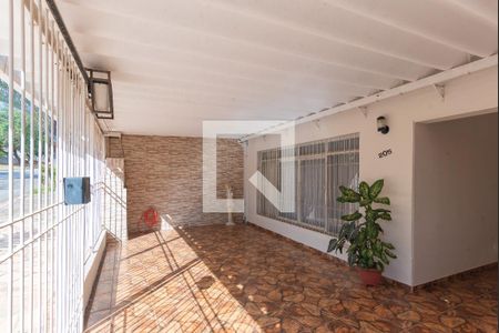 Casa à venda com 132m², 2 quartos e 3 vagas Casa à venda com 132m², 2 quartos e 3 vagasFachada