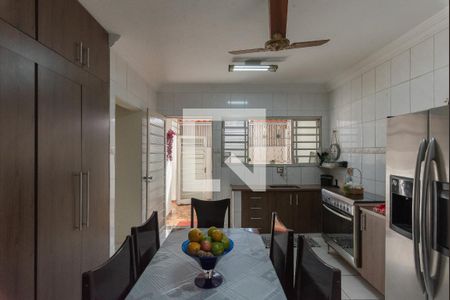 Casa à venda com 132m², 2 quartos e 3 vagas Casa à venda com 132m², 2 quartos e 3 vagasCozinha