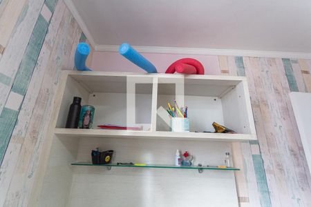 Apartamento à venda com 140m², 4 quartos e 3 vagas Apartamento à venda com 140m², 4 quartos e 3 vagasPrateleiras do Quarto 2