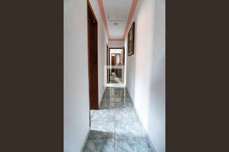 Casa à venda com 190m², 6 quartos e 3 vagasCorredor