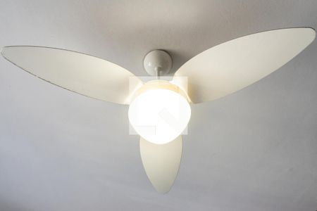 Casa à venda com 190m², 6 quartos e 3 vagasQuarto 2 Detalhe