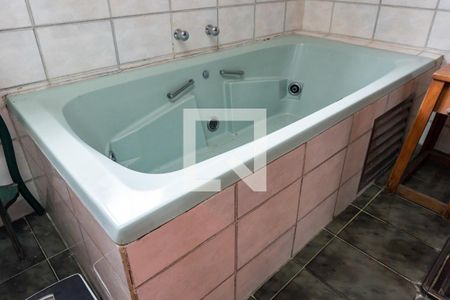 Casa à venda com 190m², 6 quartos e 3 vagasBanheiro Social Detalhe