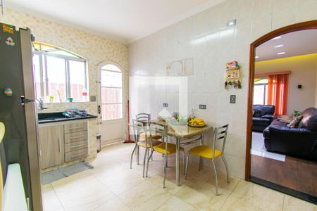 Casa à venda com 170m², 3 quartos e 2 vagasCozinha