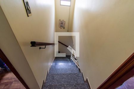 Escada de casa à venda com 3 quartos, 170m² em Vila Bancária, São Paulo