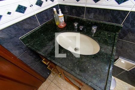 Casa à venda com 170m², 3 quartos e 2 vagasBanheiro 1