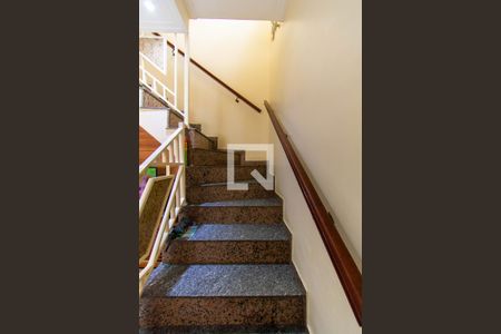 Escada de casa à venda com 3 quartos, 170m² em Vila Bancária, São Paulo