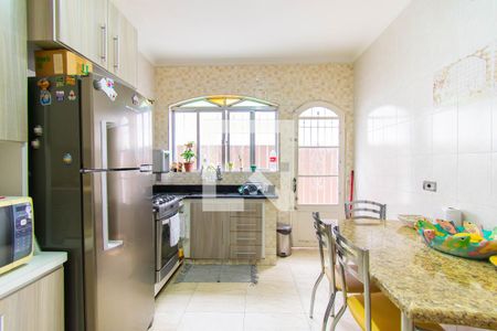 Casa à venda com 170m², 3 quartos e 2 vagasCozinha