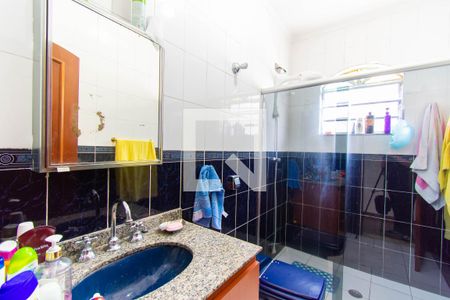 Casa à venda com 170m², 3 quartos e 2 vagasBanheiro 2