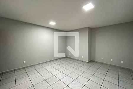 Sala de casa à venda com 3 quartos, 136m² em Vila Carbone, São Paulo