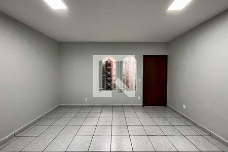 Sala de casa à venda com 3 quartos, 136m² em Vila Carbone, São Paulo