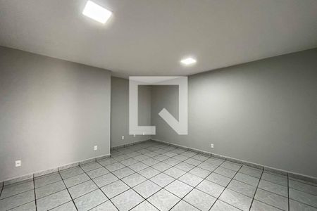 Sala de casa à venda com 3 quartos, 136m² em Vila Carbone, São Paulo