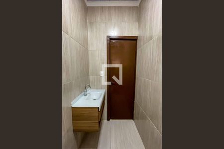 Casa à venda com 136m², 3 quartos e 2 vagas Casa à venda com 136m², 3 quartos e 2 vagasBanheiro