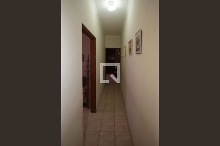 Casa à venda com 120m², 2 quartos e 2 vagasCorredor