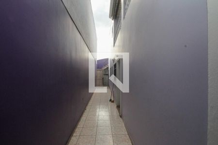 Casa à venda com 120m², 2 quartos e 2 vagascorredor externo