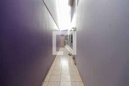 Casa à venda com 120m², 2 quartos e 2 vagascorredor externo