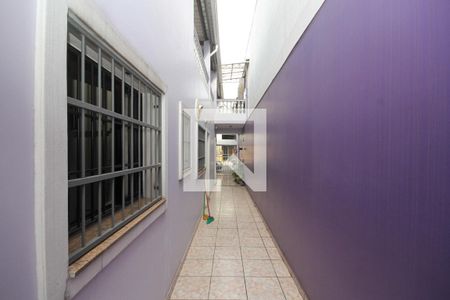 Casa à venda com 120m², 2 quartos e 2 vagascorredor externo