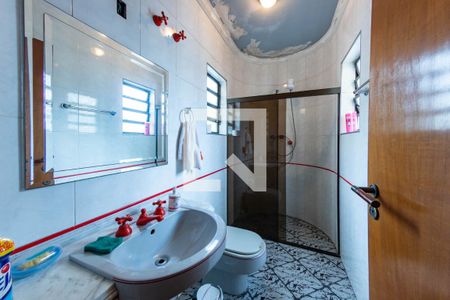 Casa à venda com 382m², 3 quartos e 6 vagasBanheiro Quarto 2