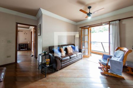 Casa à venda com 382m², 3 quartos e 6 vagasSala piso 2 