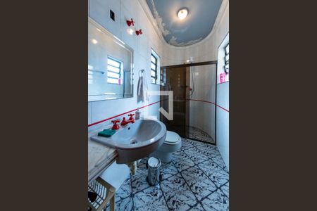 Casa à venda com 382m², 3 quartos e 6 vagasBanheiro Quarto 2