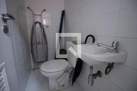 Apartamento à venda com 158m², 3 quartos e 2 vagas Apartamento à venda com 158m², 3 quartos e 2 vagasBanheiro de serviço