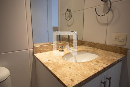 Apartamento à venda com 158m², 3 quartos e 2 vagas Apartamento à venda com 158m², 3 quartos e 2 vagasBanheiro do Quarto 2