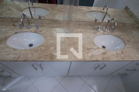 Apartamento à venda com 158m², 3 quartos e 2 vagas Apartamento à venda com 158m², 3 quartos e 2 vagasBanheiro do Quarto 1