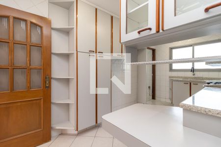 Apartamento à venda com 121m², 3 quartos e 2 vagasEntrada de Serviço