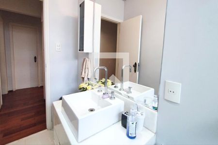 Casa à venda com 297m², 3 quartos e 4 vagasBanheiro Social