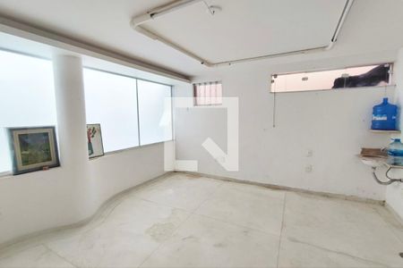 Casa à venda com 297m², 3 quartos e 4 vagasSala 2