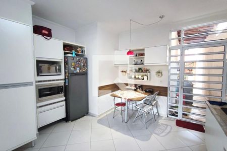 Casa à venda com 297m², 3 quartos e 4 vagasCozinha