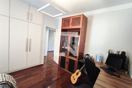 Casa à venda com 297m², 3 quartos e 4 vagasQuarto 2