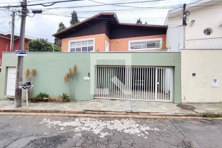 Casa à venda com 297m², 3 quartos e 4 vagasFachada 