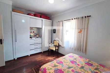 Casa à venda com 297m², 3 quartos e 4 vagasQuarto Suíte