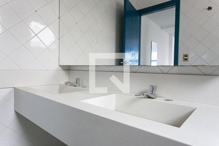 Casa à venda com 256m², 7 quartos e 2 vagasCasa 3 - Banheiro