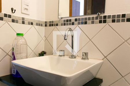 Casa à venda com 256m², 7 quartos e 2 vagasCasa 1 - Banheiro da Suíte