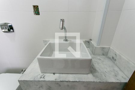 Casa à venda com 256m², 7 quartos e 2 vagasCasa 1 - Banheiro 2