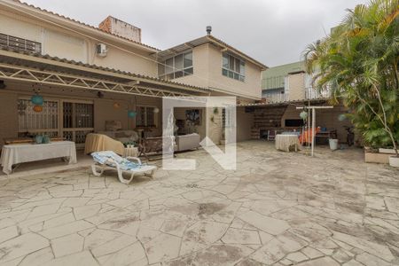 Casa para alugar com 375m², 5 quartos e 4 vagas Casa para alugar com 375m², 5 quartos e 4 vagasÁrea Externa