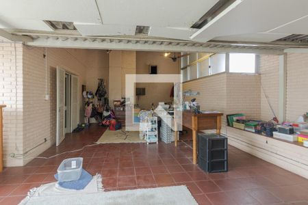 Casa para alugar com 375m², 5 quartos e 4 vagas Casa para alugar com 375m², 5 quartos e 4 vagasSalão