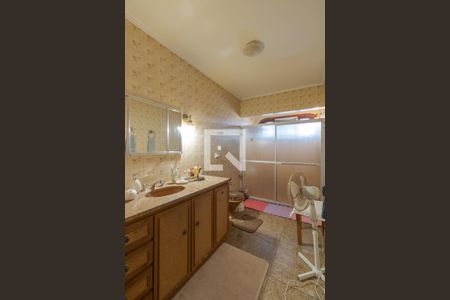 Casa para alugar com 375m², 5 quartos e 4 vagas Casa para alugar com 375m², 5 quartos e 4 vagasBanheiro Social