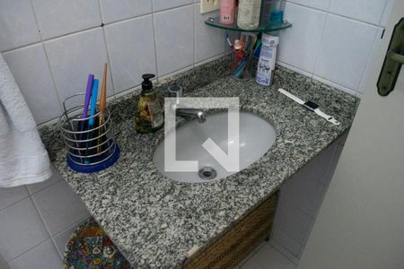 Casa à venda com 120m², 3 quartos e 2 vagasBanheiro