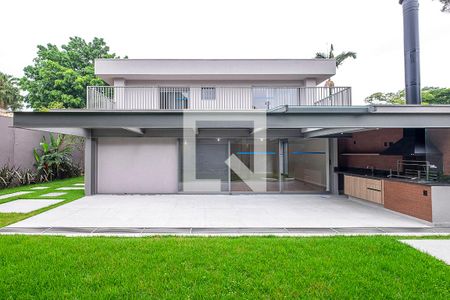 Casa à venda com 370m², 5 quartos e 4 vagas Casa à venda com 370m², 5 quartos e 4 vagasQuintal