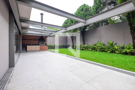 Casa à venda com 370m², 5 quartos e 4 vagas Casa à venda com 370m², 5 quartos e 4 vagasQuintal